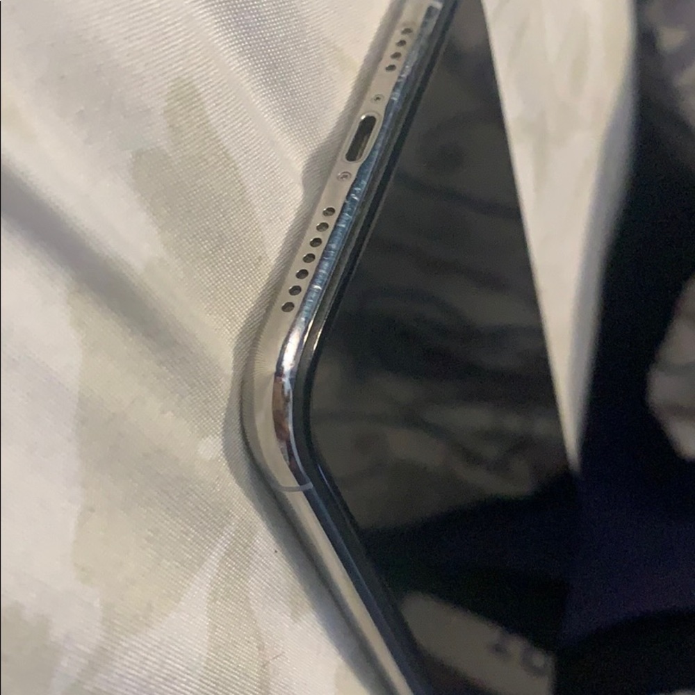 iPhone XS MAX - Picture 2 of 4